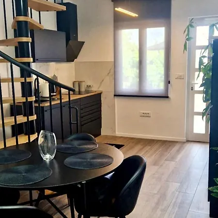 Leo - Free Parking Opatija