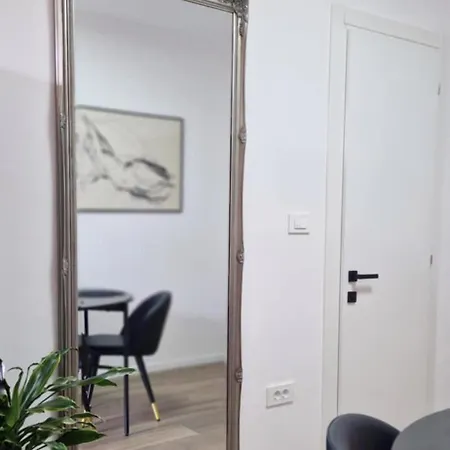 Leo - Free Parking * Opatija